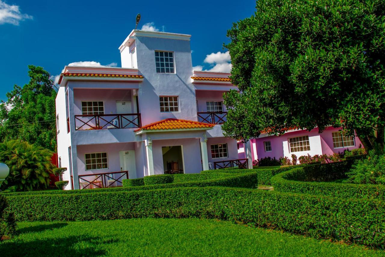 Rancho Guacamayos Hotel & Restaurantes Bonao Luaran gambar